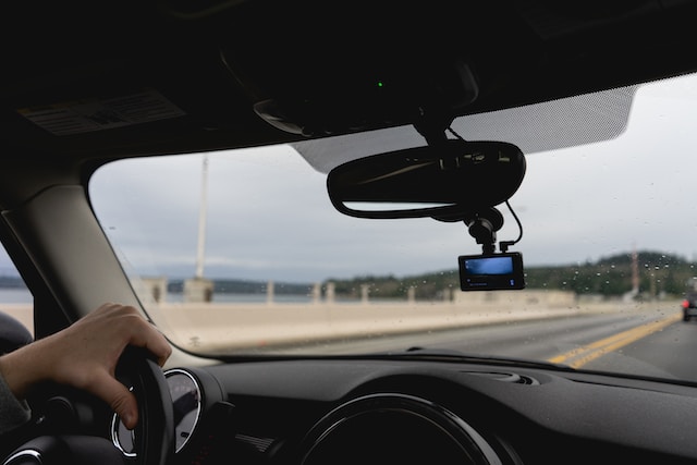 Les meilleures pratiques pour utiliser votre dashcam et protéger vos droits en tant qu’automobiliste